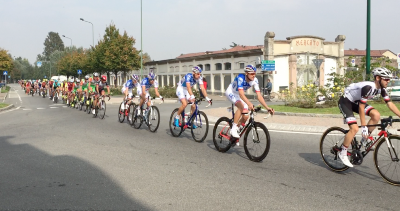 VIDEO - La Milano-Torino è transitata a Casale. Città blindata per la corsa ciclistica
